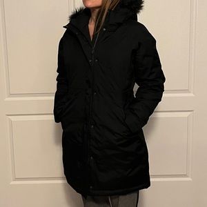 Women’s M black North Face parka in excellent condition!